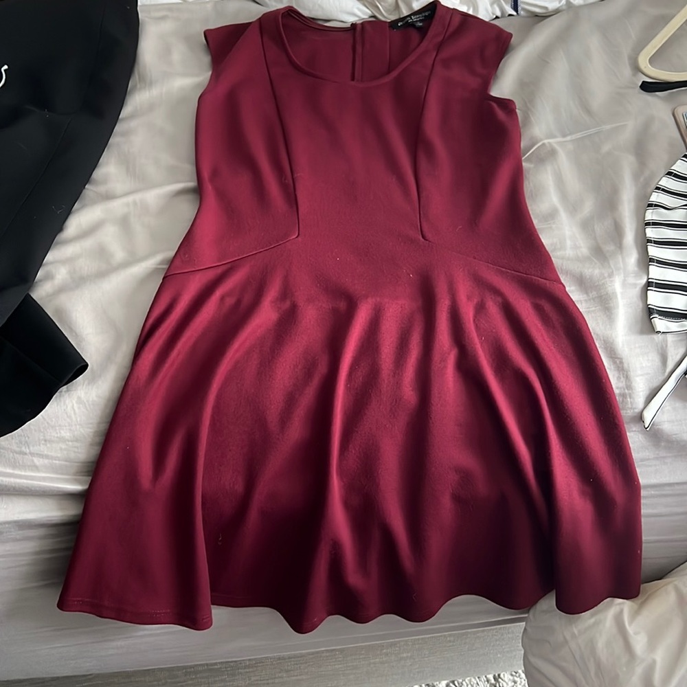 Small maroon dress so cute for fall